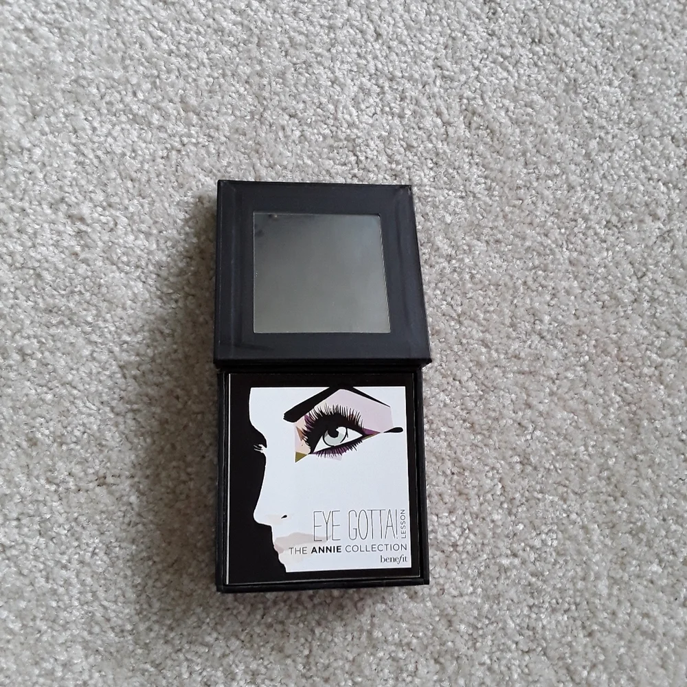 NEW Benefit Eyeshadow palette Annie Eye Collection kit